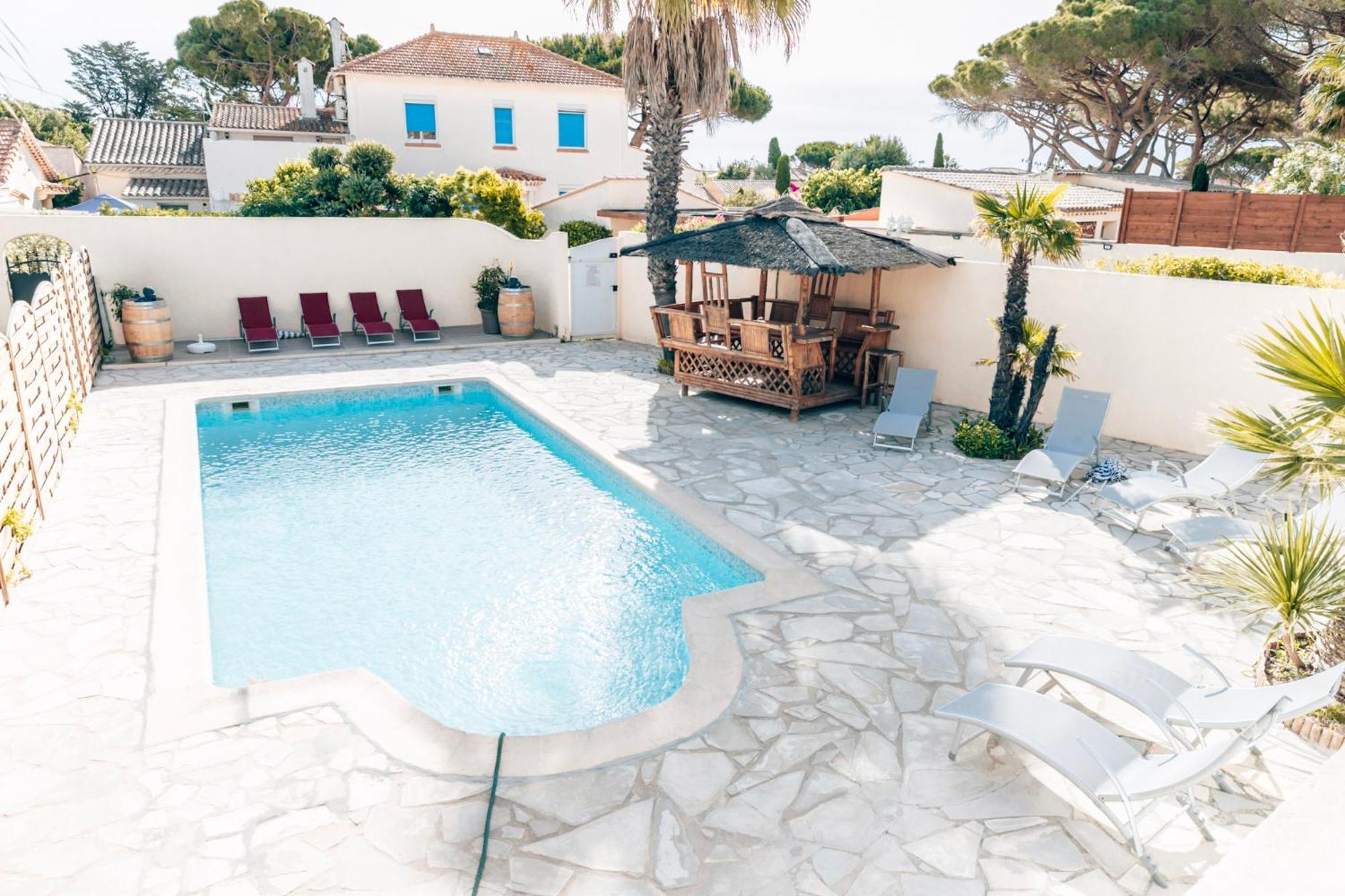 Reve D'Azur, Mazet En Bord De Mer, Parking, Piscine Partagee, Terrasse Bbq & Draps Inclus La Nartelle, 1 Salon, 1 Chambre, 1 Cuisine , 1 Sdb Сент-Максим Экстерьер фото