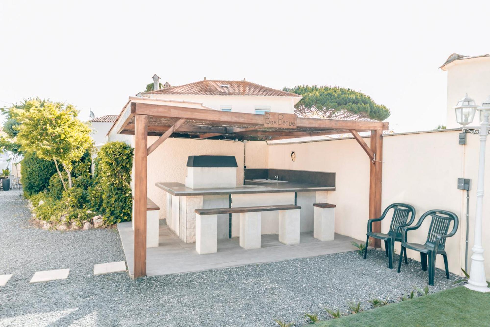Reve D'Azur, Mazet En Bord De Mer, Parking, Piscine Partagee, Terrasse Bbq & Draps Inclus La Nartelle, 1 Salon, 1 Chambre, 1 Cuisine , 1 Sdb Сент-Максим Экстерьер фото