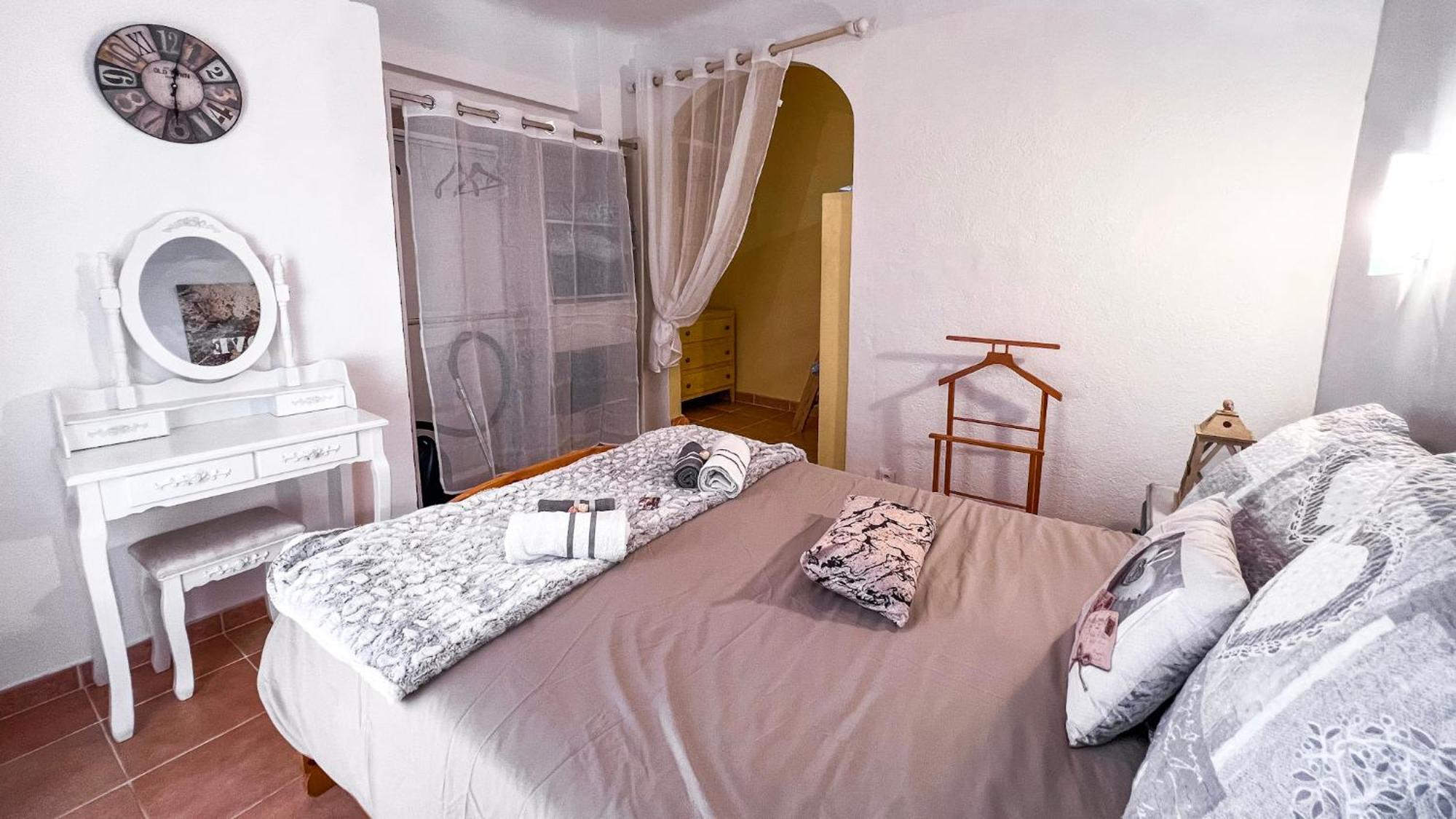Reve D'Azur, Mazet En Bord De Mer, Parking, Piscine Partagee, Terrasse Bbq & Draps Inclus La Nartelle, 1 Salon, 1 Chambre, 1 Cuisine , 1 Sdb Сент-Максим Экстерьер фото