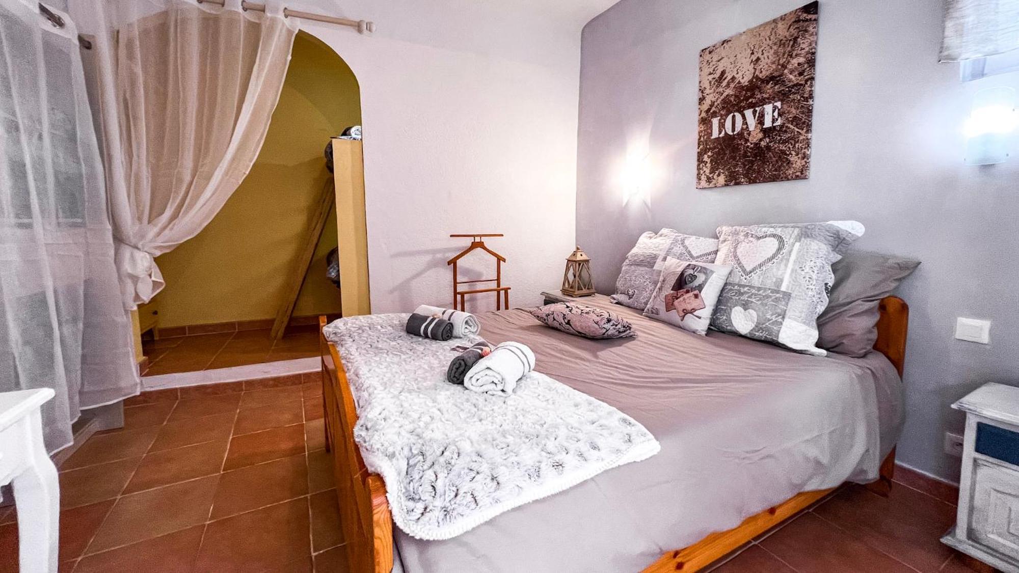 Reve D'Azur, Mazet En Bord De Mer, Parking, Piscine Partagee, Terrasse Bbq & Draps Inclus La Nartelle, 1 Salon, 1 Chambre, 1 Cuisine , 1 Sdb Сент-Максим Экстерьер фото