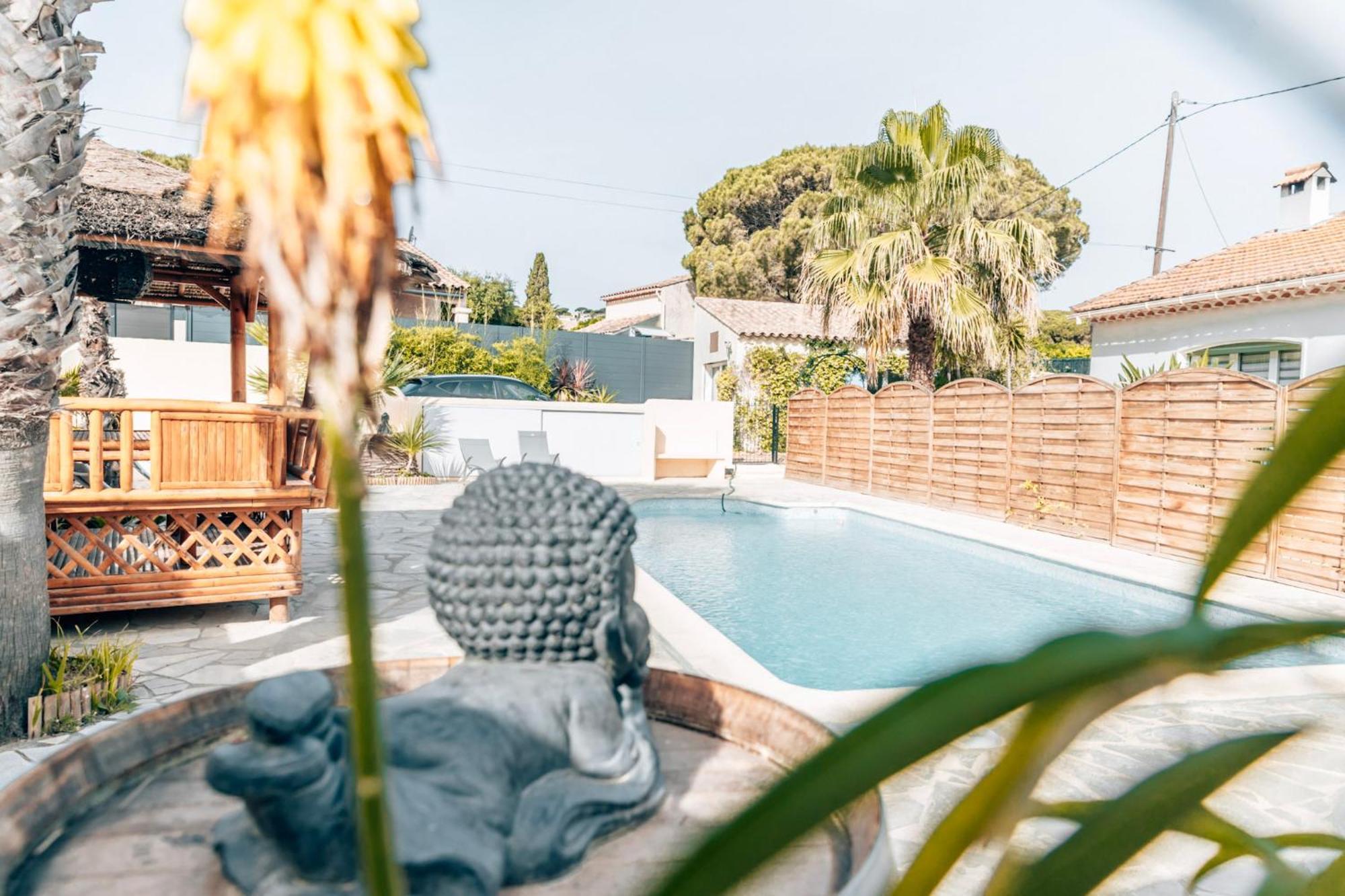 Reve D'Azur, Mazet En Bord De Mer, Parking, Piscine Partagee, Terrasse Bbq & Draps Inclus La Nartelle, 1 Salon, 1 Chambre, 1 Cuisine , 1 Sdb Сент-Максим Экстерьер фото