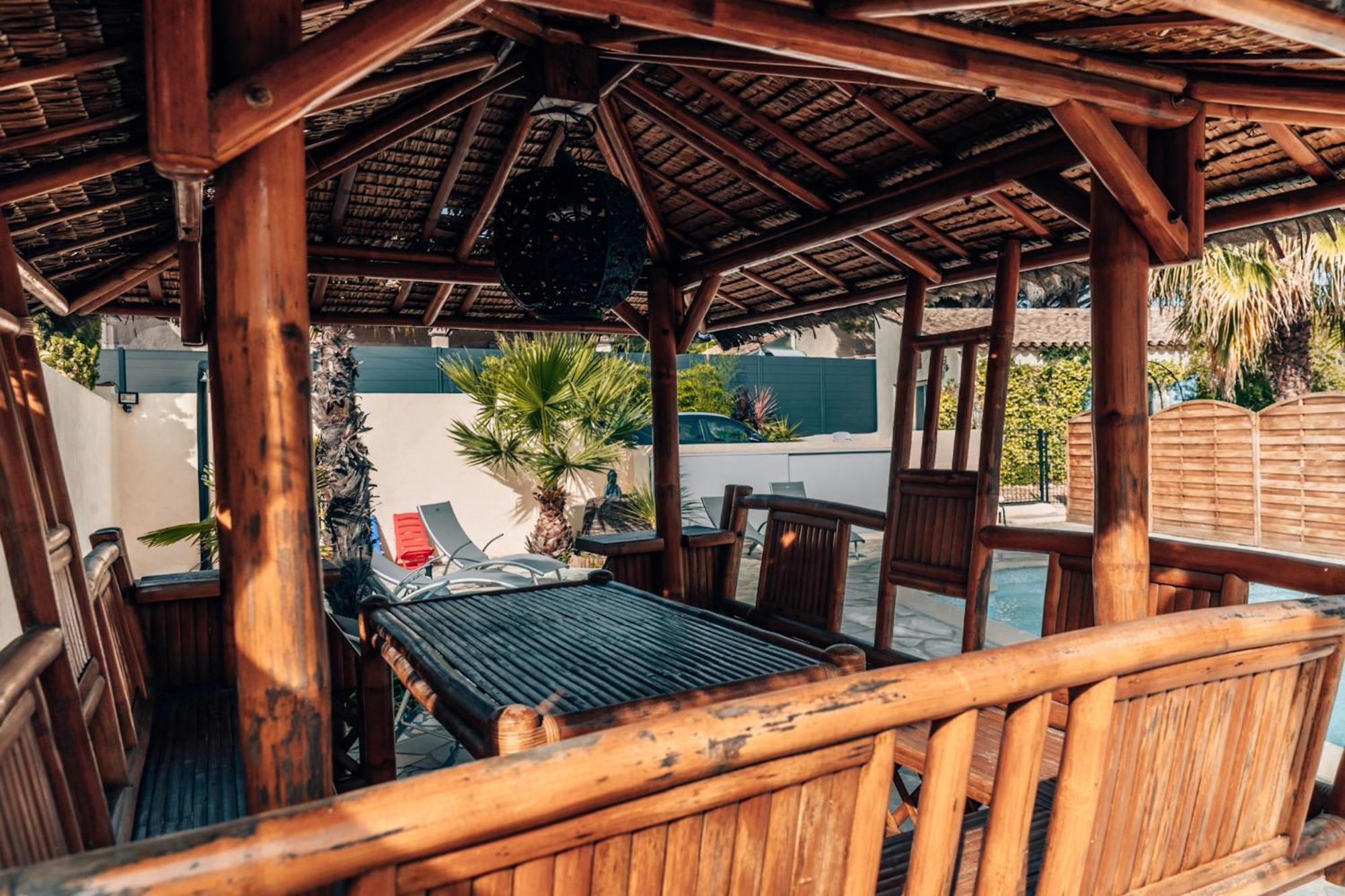 Reve D'Azur, Mazet En Bord De Mer, Parking, Piscine Partagee, Terrasse Bbq & Draps Inclus La Nartelle, 1 Salon, 1 Chambre, 1 Cuisine , 1 Sdb Сент-Максим Экстерьер фото